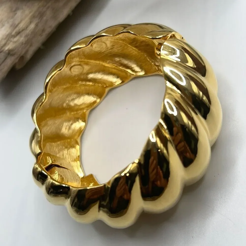 Polished Gold Twist Bangle Hinged Bracelet Kenneth Jay Lane - Picture 9 of 12